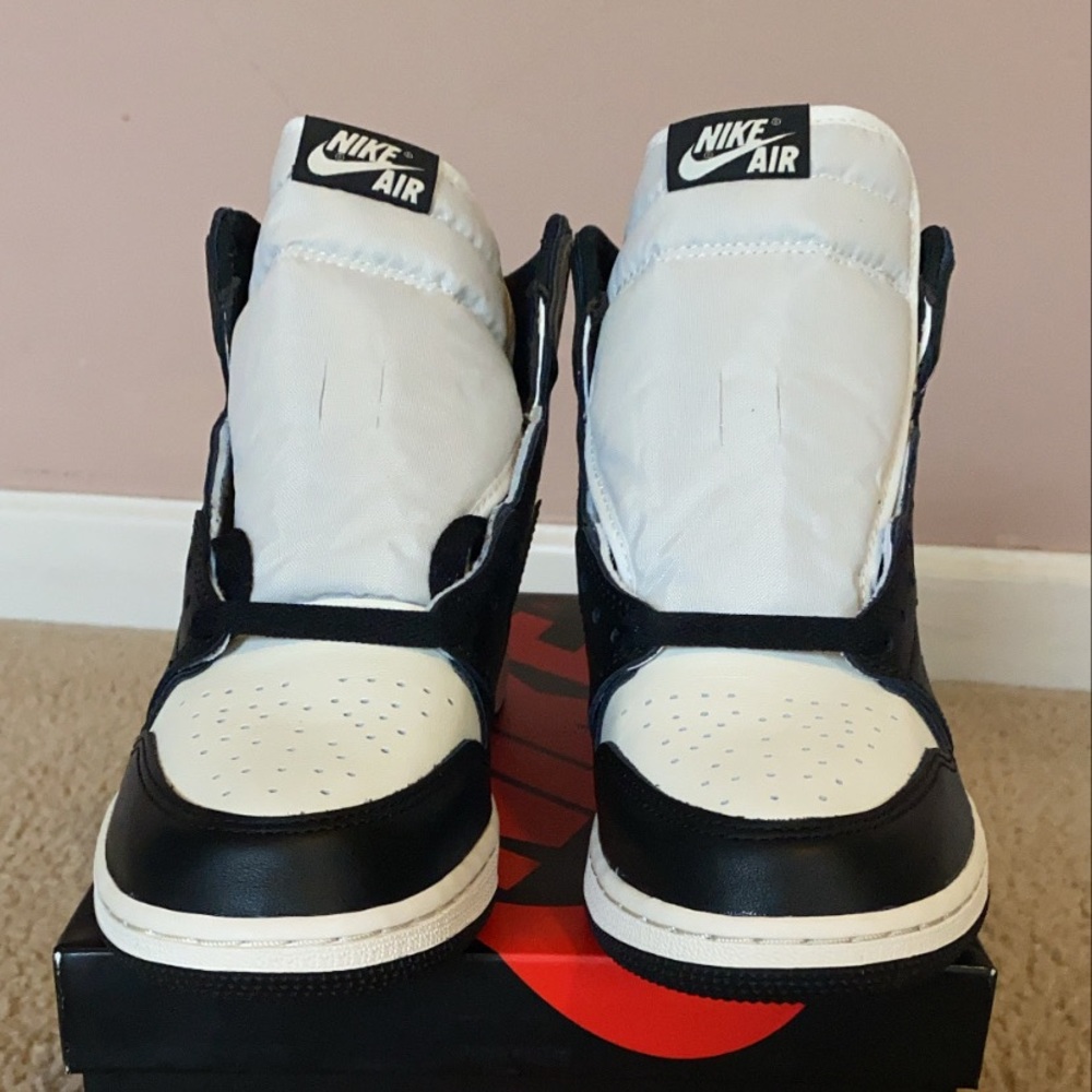 Air Jordan Retro 1 - Mocha - 6.5Y - Picture 3 of 4